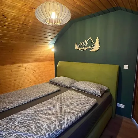 Nyaraló Verstecktes Haus Mit Whirlpool