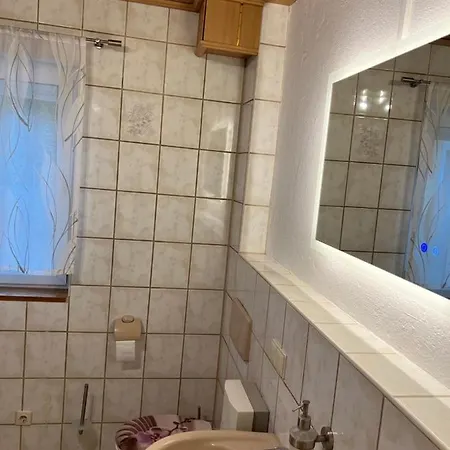 Nyaraló Verstecktes Haus Mit Whirlpool