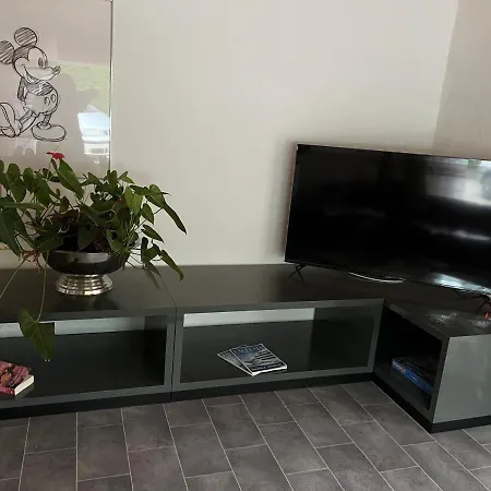 Nyaraló Verstecktes Haus Mit Whirlpool