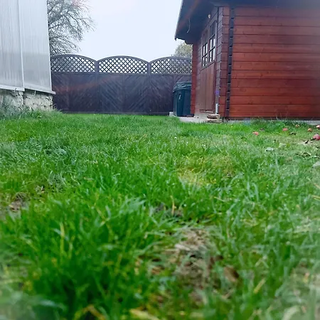 Nyaraló Verstecktes Haus Mit Whirlpool